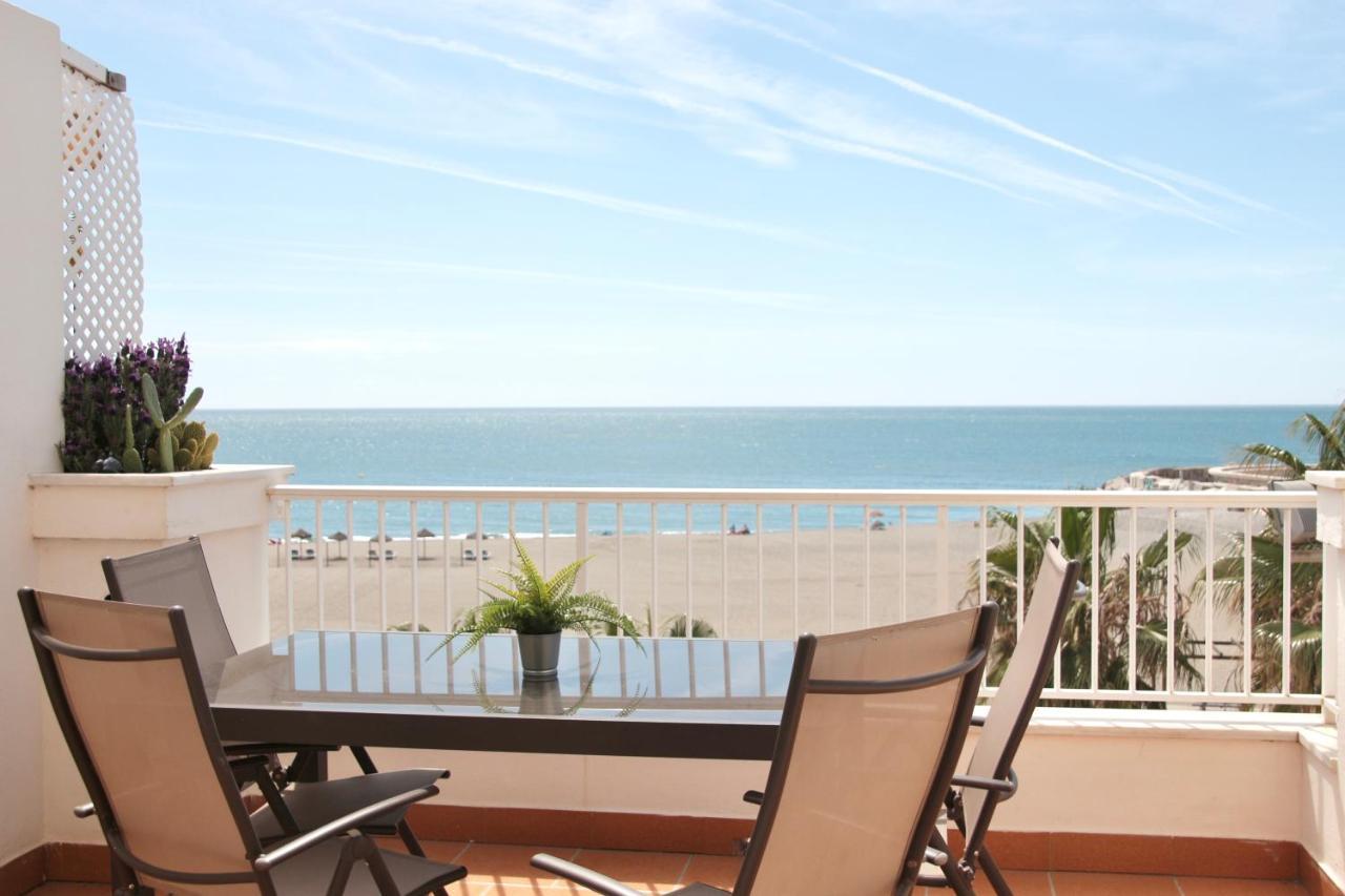 Miramar Beach Caleta De Velez Malaga 外观 照片