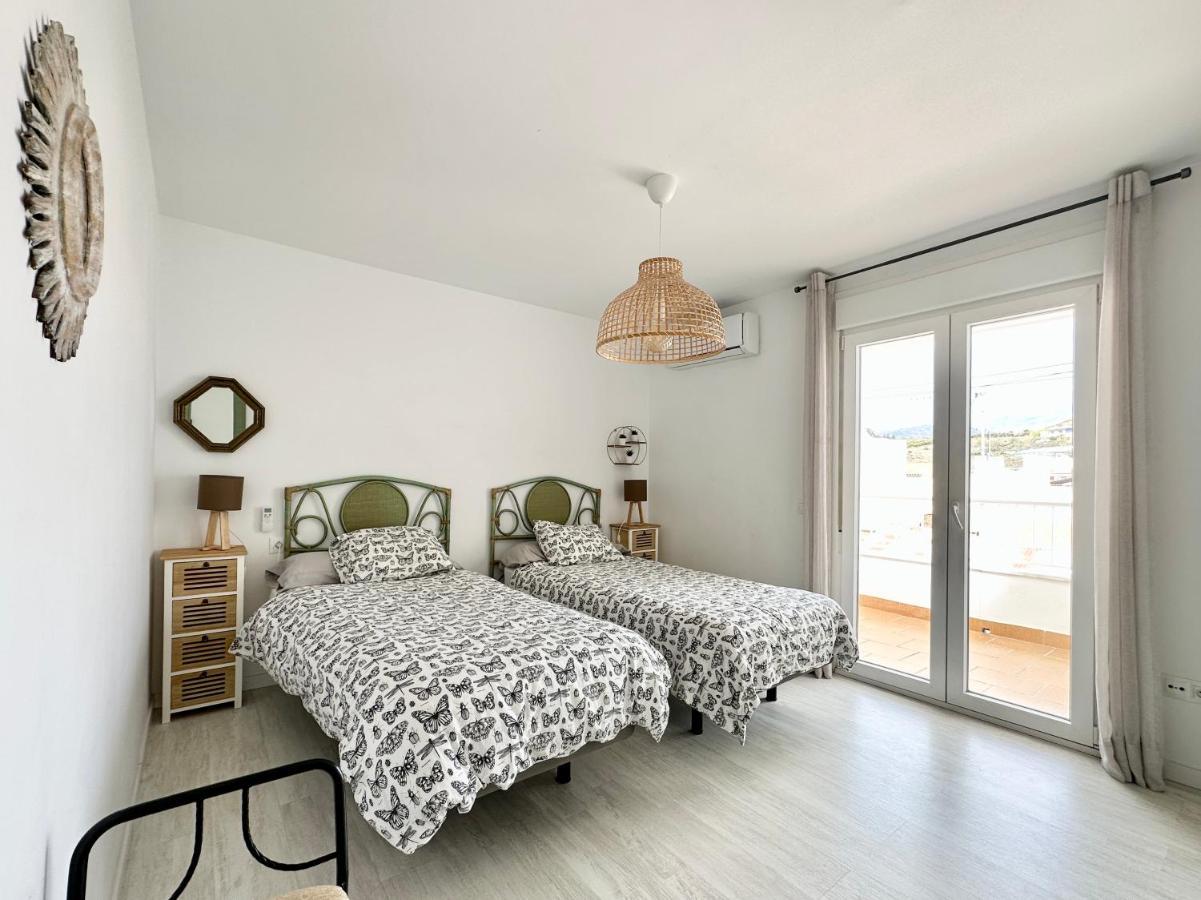 Miramar Beach Caleta De Velez Malaga 外观 照片